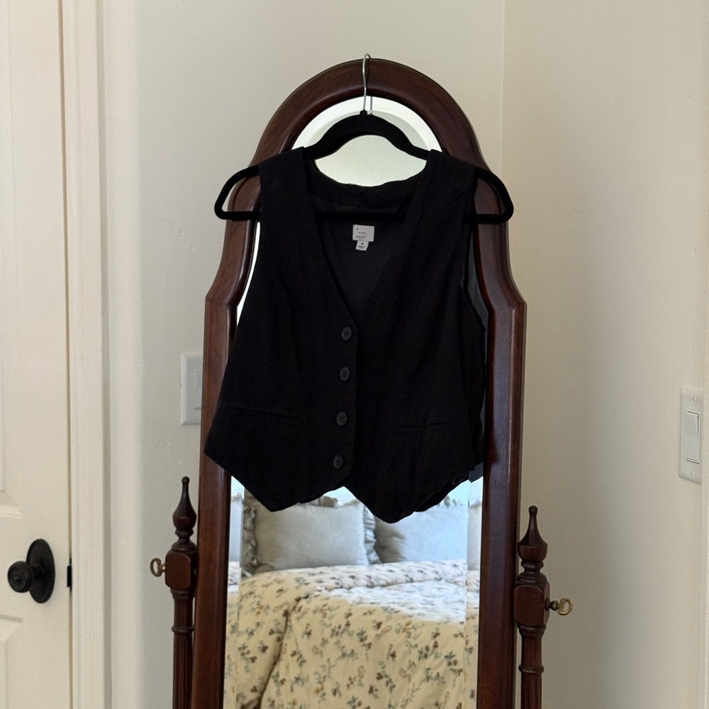 Classic Black Button-Front Women's Vest
